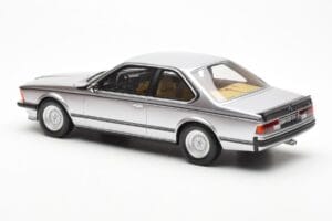BMW 635 CSi E24 Plata Otto 1:18 OT313 Resina - imagen 5 de 6