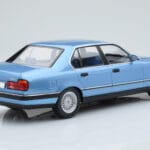 BMW 7 Series E32 730i Azul MCG 1:18 MCG18160 Metal - image 2 of 5