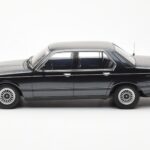 BMW 733i E23 Negro Metallic KK-Scale 1:18 - image 3 of 6