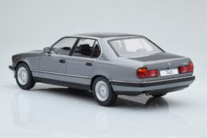BMW 7 Series E32 740i Plata MCG 1:18 MCG18161 Metal - imagen 4 de 5