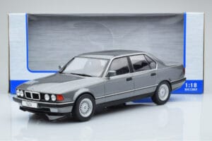 BMW 7 Series E32 740i Plata MCG 1:18 MCG18161 Metal - imagen 5 de 5