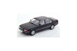 BMW 750i E32 Negro MCG 1:18