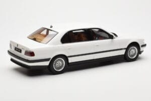 BMW 750iL E38 Asia Exclusive Blanco Otto 1:18 OT836 Resina - imagen 2 de 6