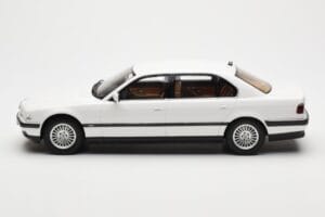 BMW 750iL E38 Asia Exclusive Blanco Otto 1:18 OT836 Resina - imagen 3 de 6