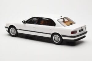 BMW 750iL E38 Asia Exclusive Blanco Otto 1:18 OT836 Resina - imagen 5 de 6