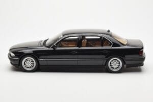 BMW 750iL E38 Negro Otto 1:18 OT609 Resina - imagen 3 de 6