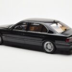 BMW 750iL E38 Negro Otto 1:18 - image 5 of 6
