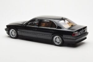 BMW 750iL E38 Negro Otto 1:18 OT609 Resina - imagen 5 de 6