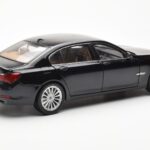 BMW 750Li F02 Facelift Carbon Negro Kyosho 1:18 - image 3 of 8