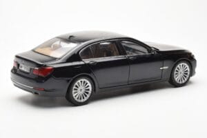 BMW 750Li F02 Facelift Carbon Negro Kyosho 1:18 08784BK Metal - imagen 3 de 8