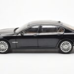 BMW 750Li F02 Facelift Carbon Negro Kyosho 1:18 - image 4 of 8