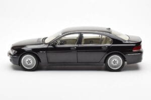 BMW 760Li E66 Negro Kyosho 1:18 08572BK Metal - imagen 4 de 9