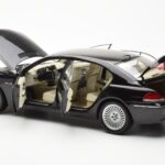 BMW 760Li E66 Negro Kyosho 1:18 - image 5 of 9