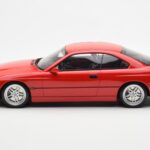 BMW 850 CSi E31 Rojo Otto 1:18 - image 3 of 6