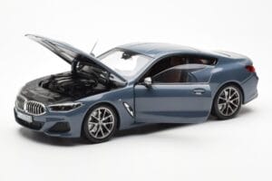 BMW 850i G15 Barcelona Blue Metallic Norev 1:18 80432450995 Metal - imagen 2 de 8