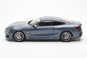 BMW 850i G15 Barcelona Blue Metallic Norev 1:18 80432450995 Metal - imagen 4 de 8