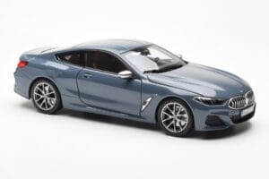 BMW 850i G15 Barcelona Blue Metallic Norev 1:18 80432450995 Metal - imagen 6 de 8