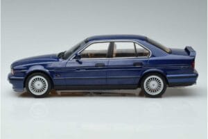 BMW Alpina B10 4.6 E34 Azul MCG 1:18 MCG18230 Metal - imagen 3 de 6