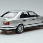 BMW Alpina B10 4.6 E34 Plata MCG 1:18 MCG18231 Metal - image 2 of 5
