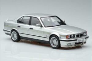 BMW Alpina B10 4.6 E34 Plata MCG 1:18 MCG18231 Metal - imagen 4 de 5