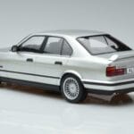 BMW Alpina B10 4.6 E34 Plata MCG 1:18 MCG18231 Metal - image 5 of 5