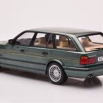 BMW Alpina B10 E34 Touring Verde Oscuro MCG 1:18 - image 5 of 6