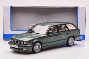 BMW Alpina B10 E34 Touring Verde Oscuro MCG 1:18 MCG18331 Metal - imagen 6 de 6