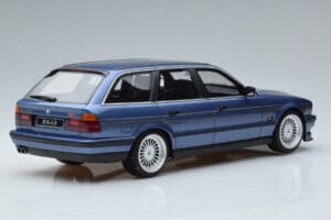 BMW Alpina B10 E34 4.0 Touring Azul Otto 1:18 OT944 Resina - imagen 2 de 6
