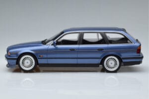 BMW Alpina B10 E34 4.0 Touring Azul Otto 1:18 OT944 Resina - imagen 3 de 6