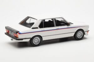 BMW M535i E12 Blanco Norev 1:18 183265 Metal - imagen 2 de 5