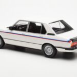 BMW M535i E12 Blanco Norev 1:18 - image 4 of 5