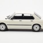 BMW M535i E28 Blanco Norev 1:18 - image 3 of 6