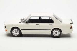 BMW M535i E28 Blanco Norev 1:18 183260 Metal - imagen 3 de 6