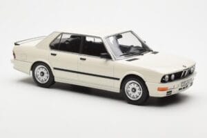 BMW M535i E28 Blanco Norev 1:18 183260 Metal - imagen 4 de 6