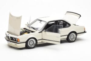 BMW M635 CSi E24 Blanco Dealer Edition AUTOart 1:18 80430145829 Metal - imagen 2 de 8