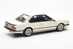 BMW M635 CSi E24 Blanco Dealer Edition AUTOart 1:18 80430145829 Metal - imagen 3 de 8