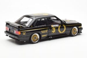 BMW M3 E30 #3 J. Richards Austrian Airlines ATCC 1987 AUTOart 1:18 88745 Metal - imagen 3 de 8