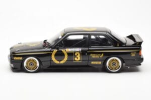 BMW M3 E30 #3 J. Richards Austrian Airlines ATCC 1987 AUTOart 1:18 88745 Metal - imagen 4 de 8
