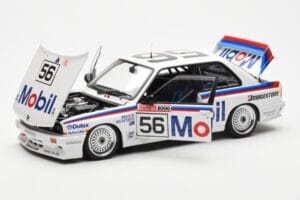 BMW M3 E30 #56 P. Brock / J. Richards Mobil Bathurst 1000 1988 AUTOart 1:18 88847 Metal - imagen 2 de 9