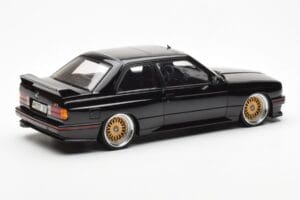 BMW M3 E30 Sport Evolution Negro Custom Wheels AUTOart 1:18 70562 Metal - imagen 3 de 8