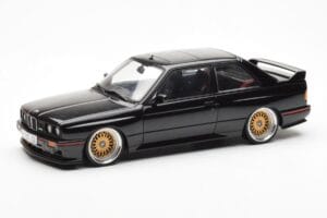 BMW M3 E30 Sport Evolution Negro Custom Wheels AUTOart 1:18 70562