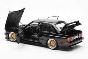 BMW M3 E30 Sport Evolution Negro Custom Wheels AUTOart 1:18 70562 Metal - imagen 5 de 8