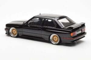 BMW M3 E30 Sport Evolution Negro Custom Wheels AUTOart 1:18 70562 Metal - imagen 7 de 8