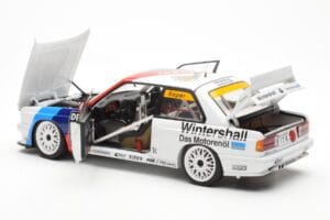 BMW M3 E30 #11 S. Soper Warsteiner DTM 1991 AUTOart 1:18 89146 Metal - imagen 5 de 8