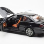 BMW M3 E46 Negro AUTOart 1:18 - image 5 of 8
