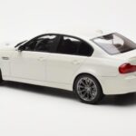 BMW M3 E90 Berlina Blanco GT Spirit 1:18 - image 5 of 6