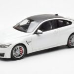 BMW M4 F82 Frozen Brilliant Blanco Paragon 1:18 PA-97101
