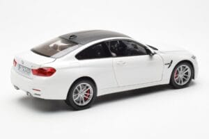 BMW M4 F82 Frozen Brilliant Blanco Paragon 1:18 PA-97101 Metal - imagen 3 de 8