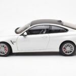 BMW M4 F82 Frozen Brilliant Blanco Paragon 1:18 PA-97101 - image 4 of 8
