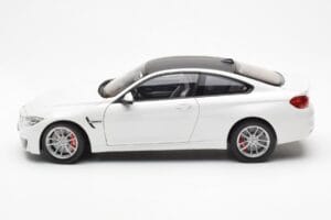 BMW M4 F82 Frozen Brilliant Blanco Paragon 1:18 PA-97101 Metal - imagen 4 de 8